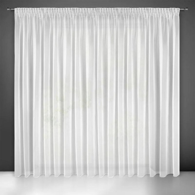 Bílá záclona ESEL na pásce vyrobena z hladké lesklé látky 400x250 cm - Nadčasový prvek dekorace pro jakýkoli interiér