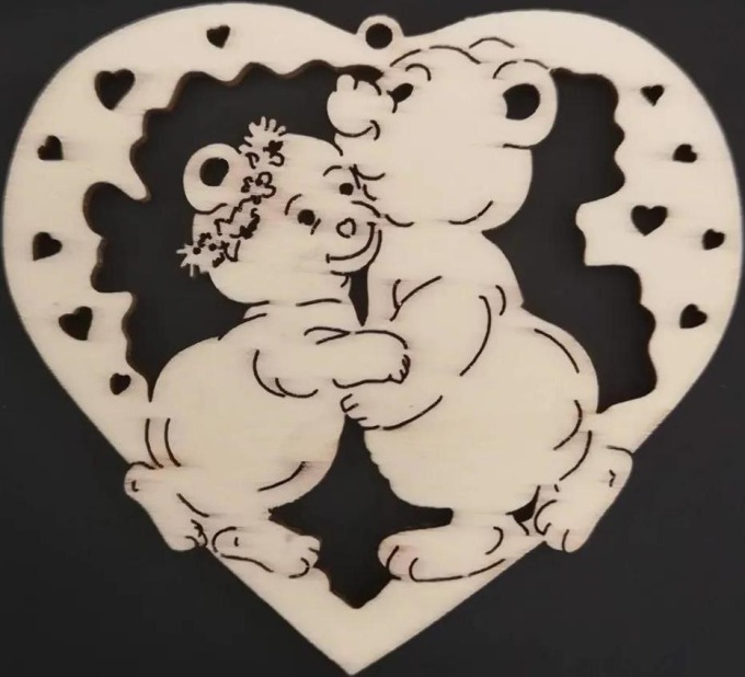 AMADEA Dřevěná ozdoba srdce s medvídky 7 cm