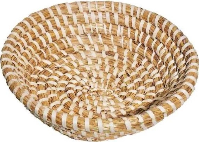 Slaměná kulatá ošatka o průměru 30 cm a výšce 9 cm vhodná na kynutí chleba a ukládání ovoce