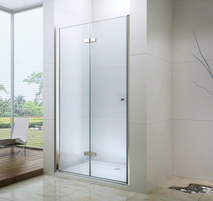 Elegantní sprchové dveře vyrobené z 6 mm tlustého tvrzeného čirého skla s aplikovanou povrchovou úpravou pro maximální komfort a snadnou údržbu