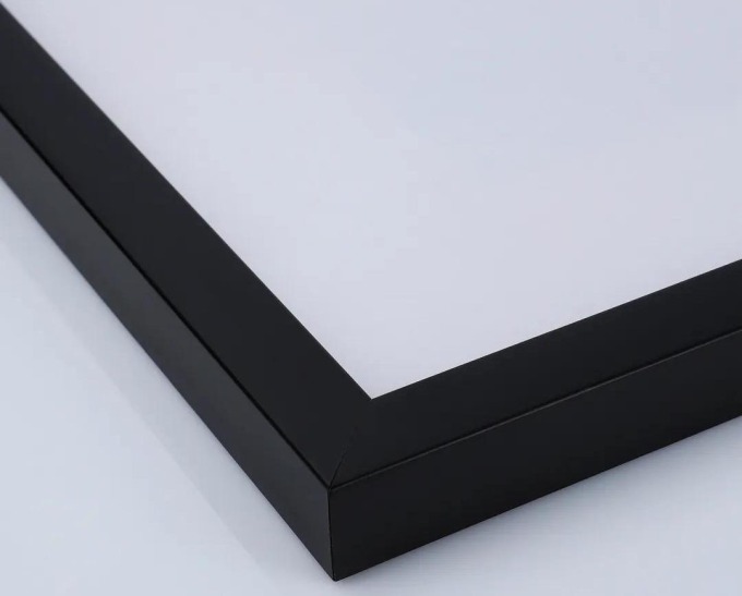 Dřevěný rám Lothbrok - černá Rozměry rámu: 50 x 70 cm
