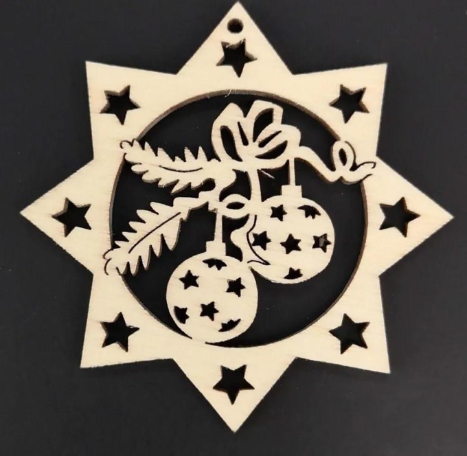 AMADEA Dřevěná ozdoba hvězda s koulemi 8 cm