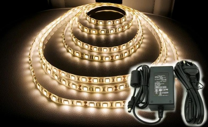 ECOLIGHT LED pásek KOMPLET - SMD 5050 - 5m - 300/5m - 72W - teplá bílá + konektor + zdroj