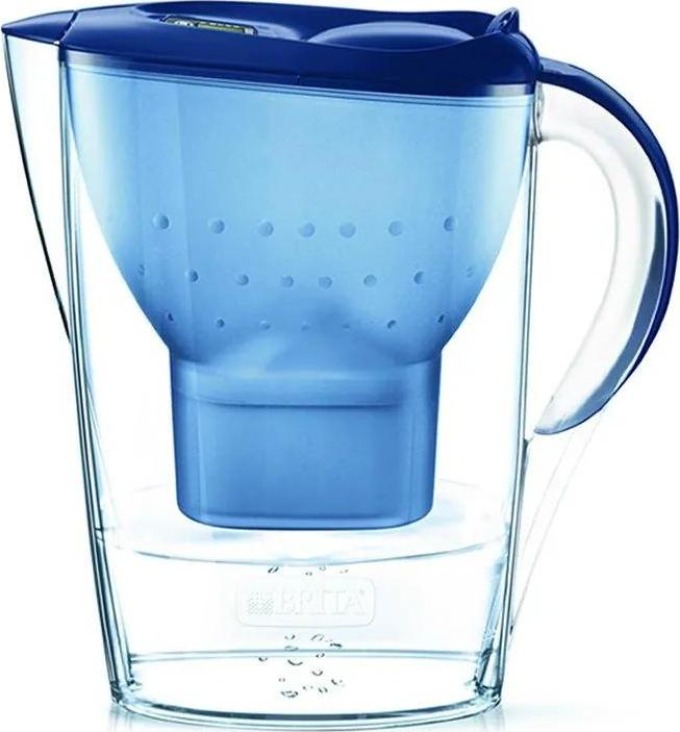 Modrá filtrační konvice s objemem 2,4 litrů pro lednici
