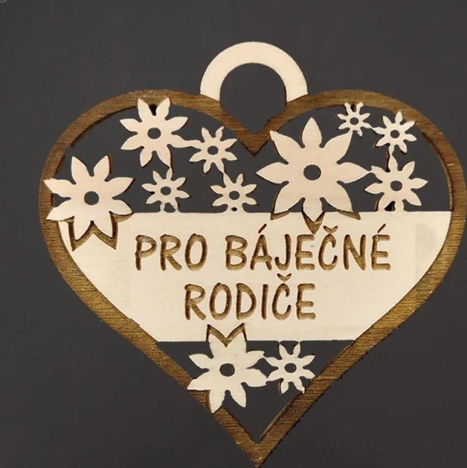 AMADEA Dřevěné srdce s textem "pro báječné rodiče", 7 cm, český výrobek