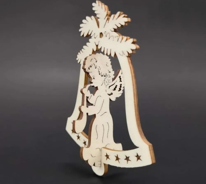 AMADEA Dřevěná ozdoba 3D zvonek - anděl se saxofonem 9 cm