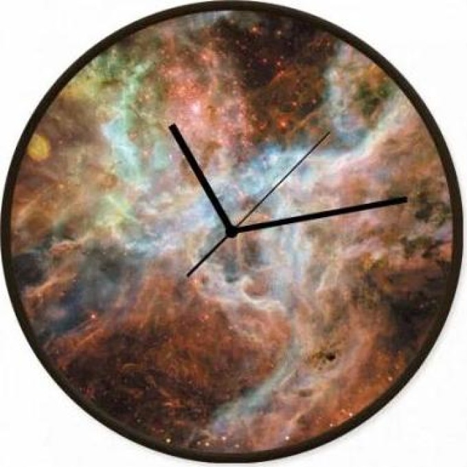 Nástěnné hodiny Tarantula Nebula s tichým chodem a průměrem 32cm
