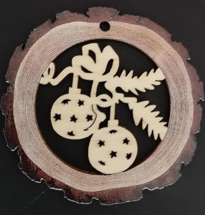 AMADEA Dřevěná ozdoba s potiskem kůry - koule s koulemi 6 cm