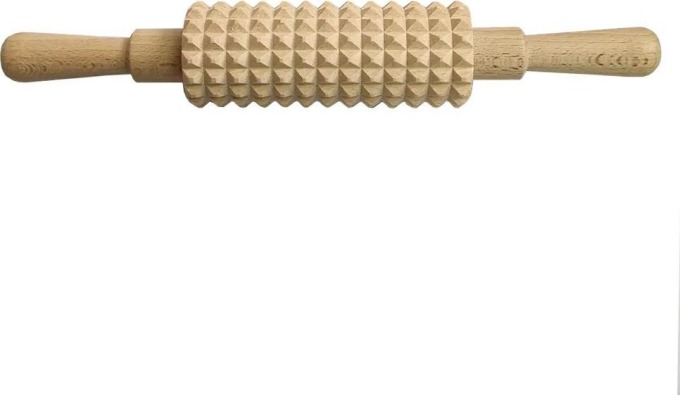 Dřevěný masážní váleček z masivního bukového dřeva o délce 28 cm pro péči o tělo