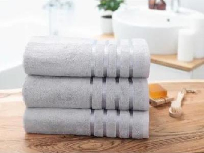 Bambusový ručník 50 × 100 cm ‒ Noemi světle šedý