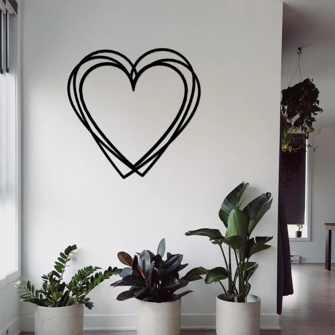 Dřevěná dekorace na zeď ve tvaru srdce SPOJENÍ, černý barevný vzor, rozměry 20x20 cm