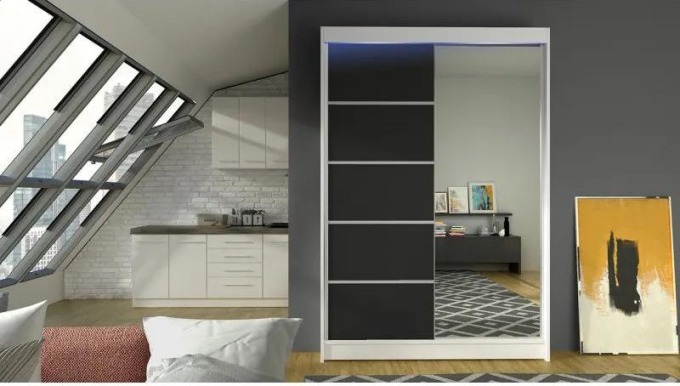 Posuvná skříň Parys III, Barva: bílá + černá + zrcadlo, Osvětlení: osvětlení LED RGB - barevné