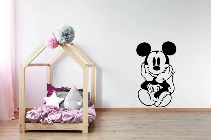 Samolepka na zeď s motivem Mickey Mouse, velikost 30x50cm, černá barevná varianta