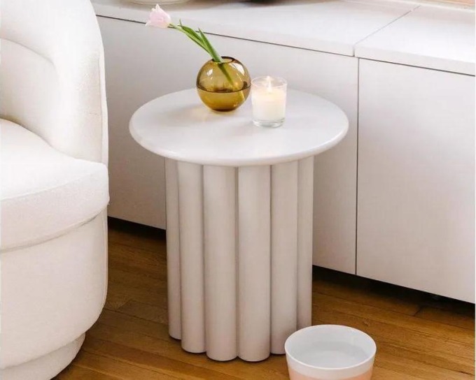 Bílý odkládací stolek Dubleon