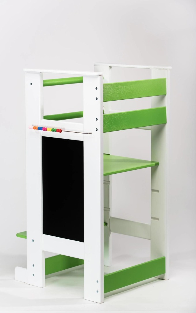 Lucas Wood Style učící věž Žofka - bílá/zelená Učící věž s tabulí a kuličkami: bílá/zelená