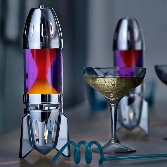 Mathmos Fireflow R1 Silver, originální lávová lampa stříbrná s fialovou tekutinou a oranžovou lávou, pro čajovou svíčku, výška 24cm