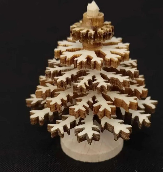 AMADEA Dřevěná dekorace 3D strom přírodní 5 cm