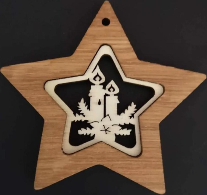AMADEA Dřevěná ozdoba z masivu s vkladem - hvězda se svíčkami 8 cm