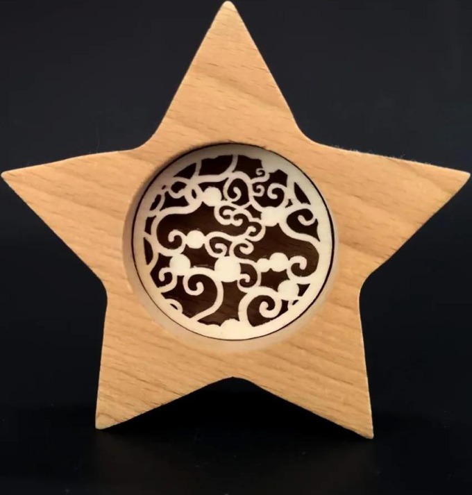 AMADEA Dřevěná dekorace hvězda s vkladem - ornament, masivní dřevo, výška 10 cm