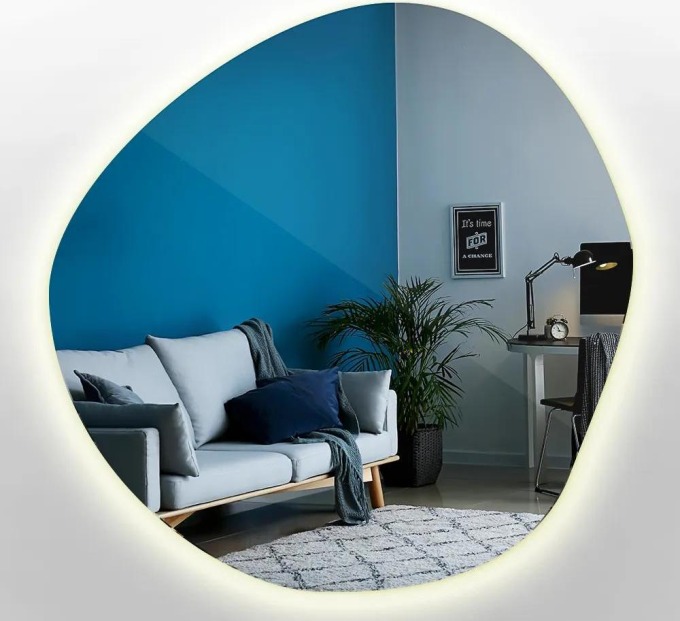 Asymetrické zrcadlo s LED podsvícením poskytuje praktickou funkci a moderní design do jakékoliv místnosti