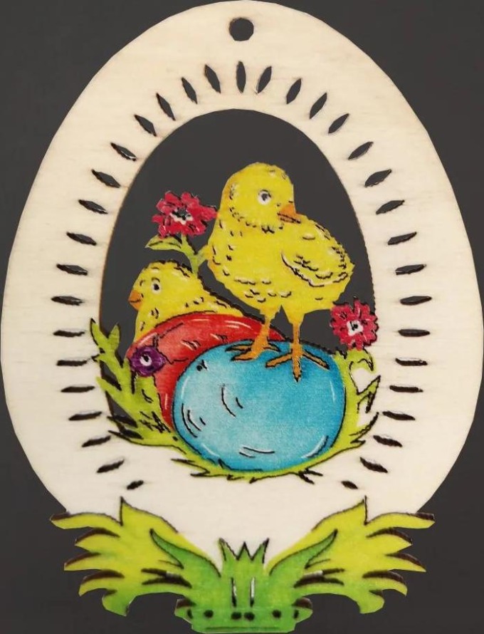 AMADEA Dřevěná dekorace vajíčko kuře s vajíčky, velikost 9 cm, český výrobek