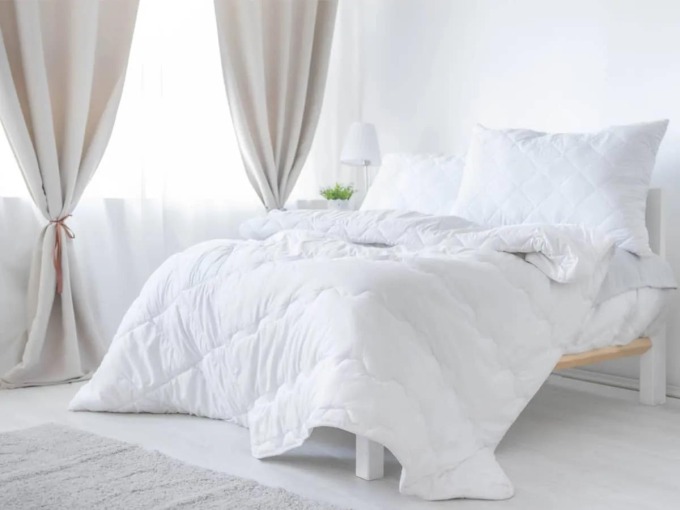 Prošívaný polštář a deka - lehký, vzdušný a hřejivý set pro zdravý spánek