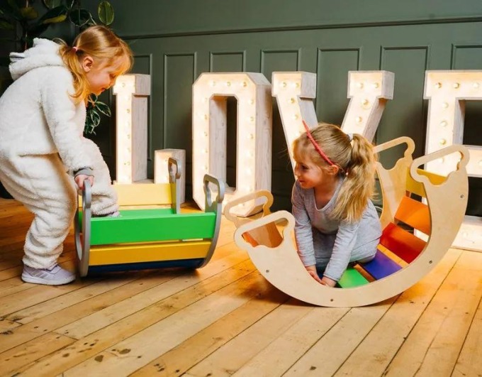 Montessori houpačka Sway Rainbow Natural Color Duha Toddler in Family