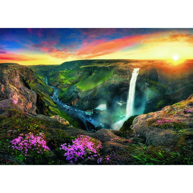 Trefl Puzzle Vodopád Háifoss na Islandu, 2000 dílků