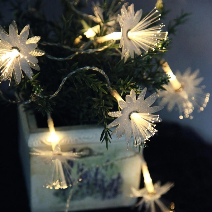 STAR TRADING Světelný LED řetěz s květinami Fibry, bílá barva, plast