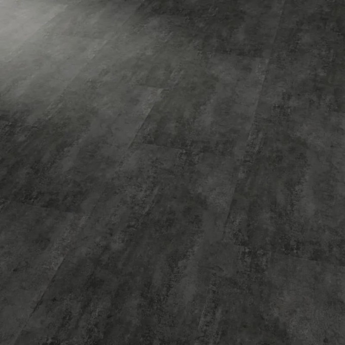 Vinylová podlaha s dekorem Metalstone černý, vhodná na podlahové topení a obklad schodů, s certifikátem Indoor Air Comfort Gold a možností účasti v soutěži o 100 000 Kč