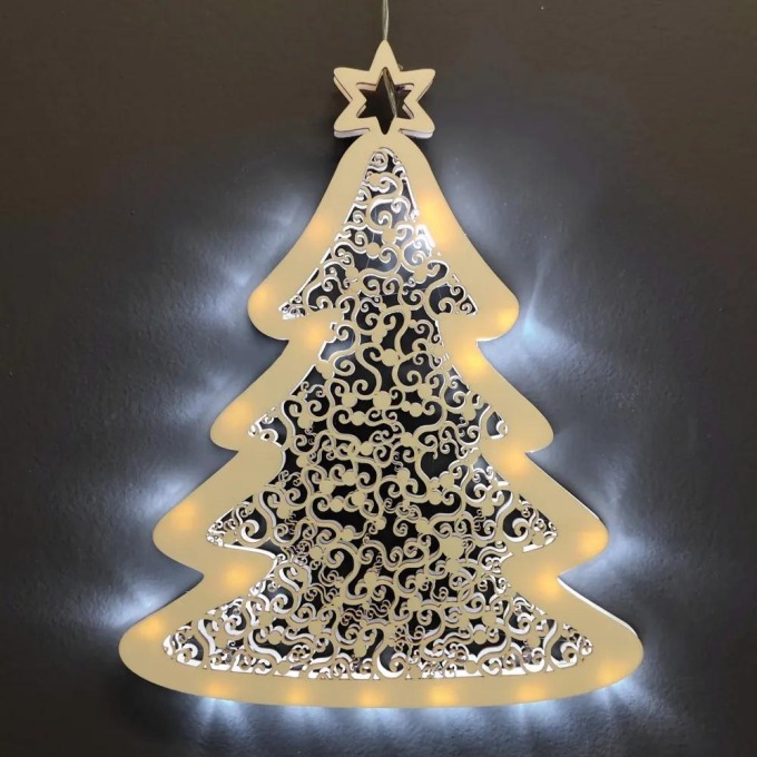 Dřevěná dekorace strom s LED osvětlením, vyrobená z topolové překližky, rozměr 31 x 25 cm, LED podsvícení na baterie, dárková krabice s průhledným víkem, český výrobek